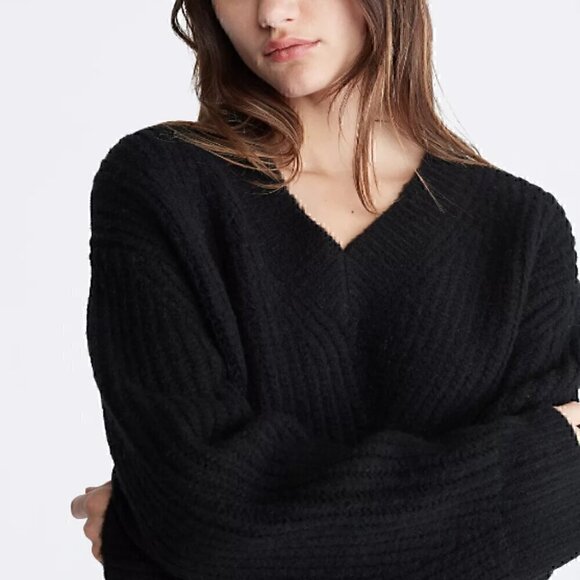 NWT Calvin Klein Relaxed Fit V-Neck Black Sweater -Merino Wool & Cozy! - Picture 3 of 11